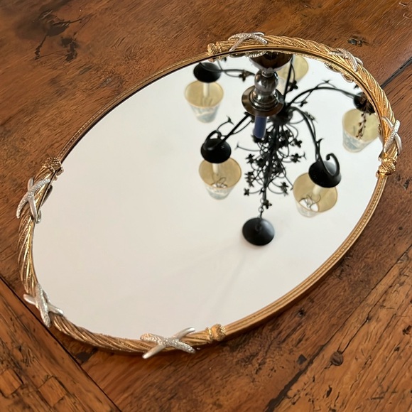 Stylebuilt Vintage Oval Mirrored Vanity/Dresser Tray - Picture 1 of 6